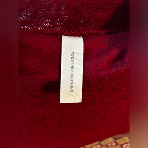 By Toggether Fleeced Chevron Pattern Top - Picture 3 of 4